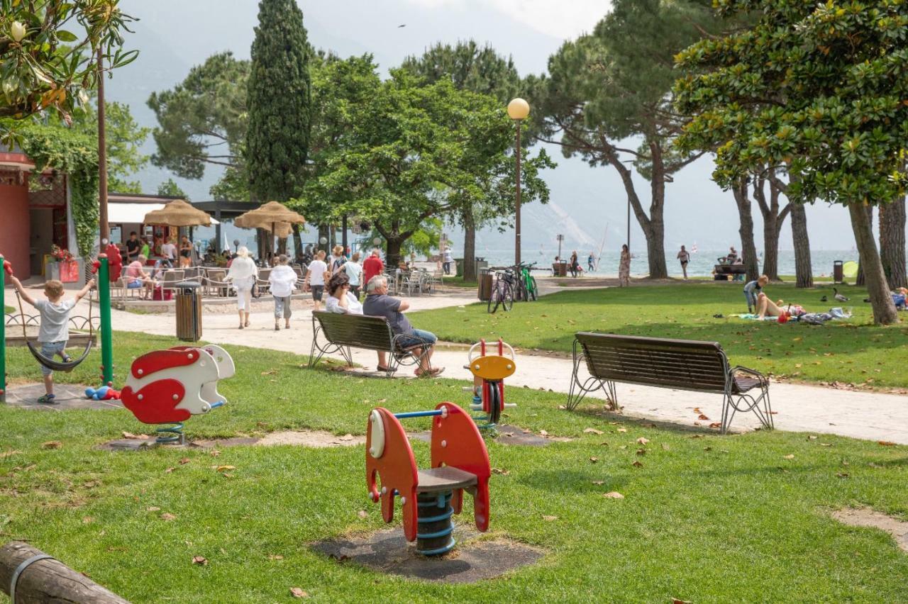 Appartamento Silvy Riva del Garda Bagian luar foto